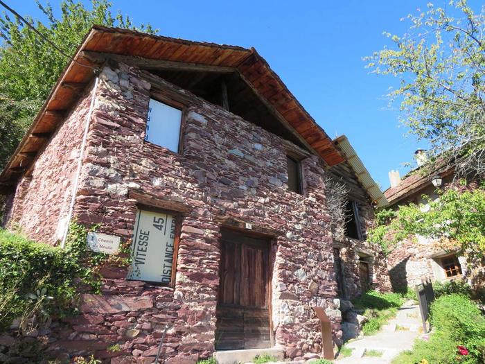 Moulin à farine et huile, Roure. Cliché Philippe Thomassin, Roudoule