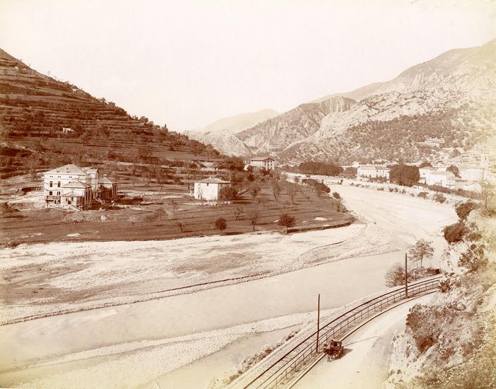 Puget-Théniers - Hôpital Bischosffheim. Fonds Archives départementales des Alpes-Maritimes, 1X198.
